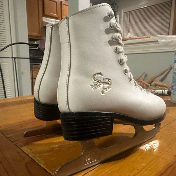Vintage SP White Leather Figure Skating Boots - Picture 6 of 7